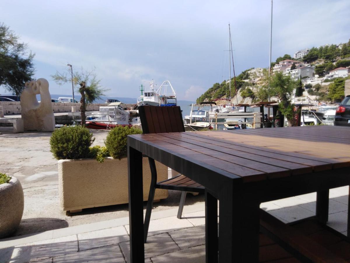 Apartment Zara 2 With Boat Place Mimice Exterior foto