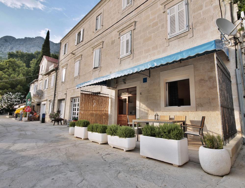 Apartment Zara 2 With Boat Place Mimice Exterior foto