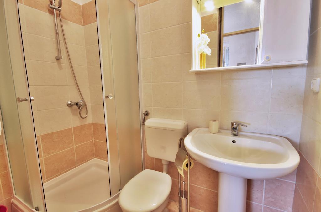 Apartment Zara 2 With Boat Place Mimice Quarto foto