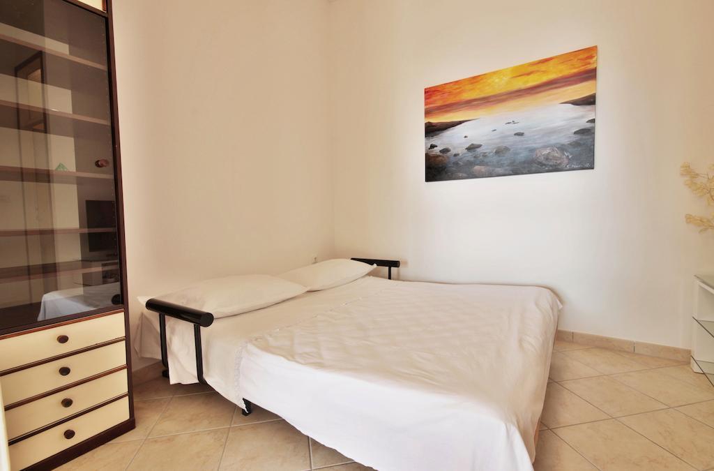 Apartment Zara 2 With Boat Place Mimice Quarto foto
