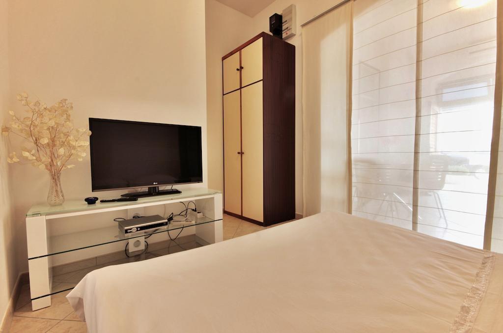 Apartment Zara 2 With Boat Place Mimice Quarto foto